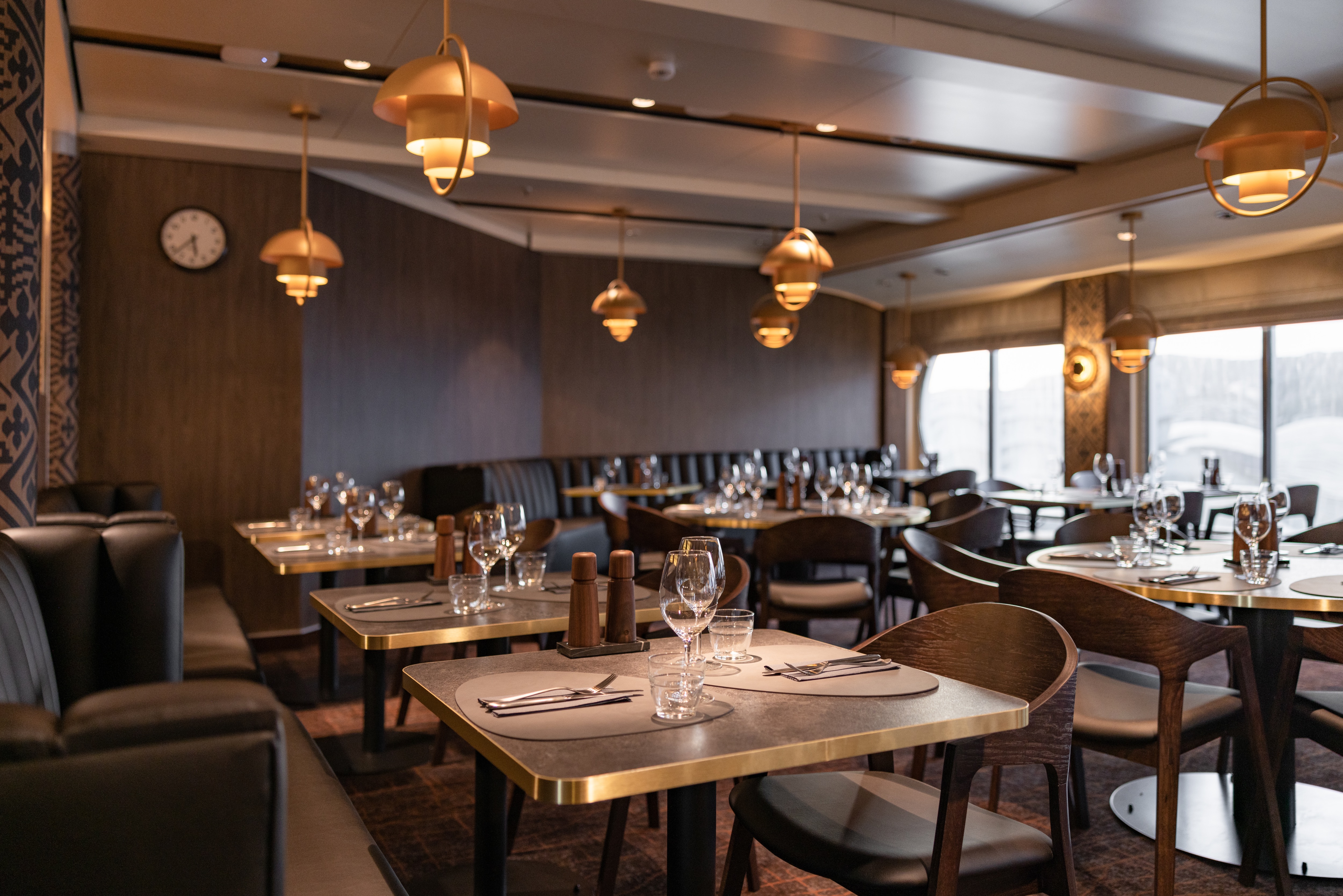 MS Trollfjord - Brasserie Árran